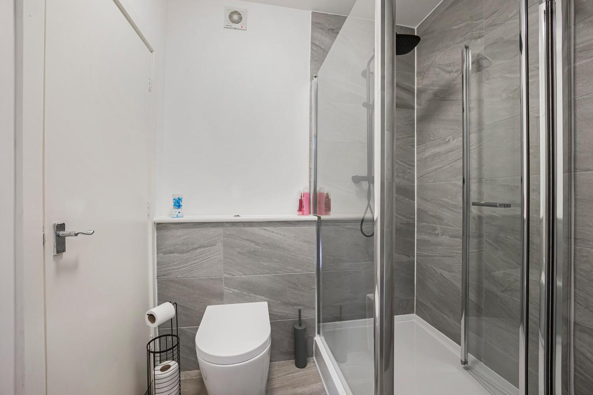 London Haven At Rutland House Apartment Ilford Bagian luar foto